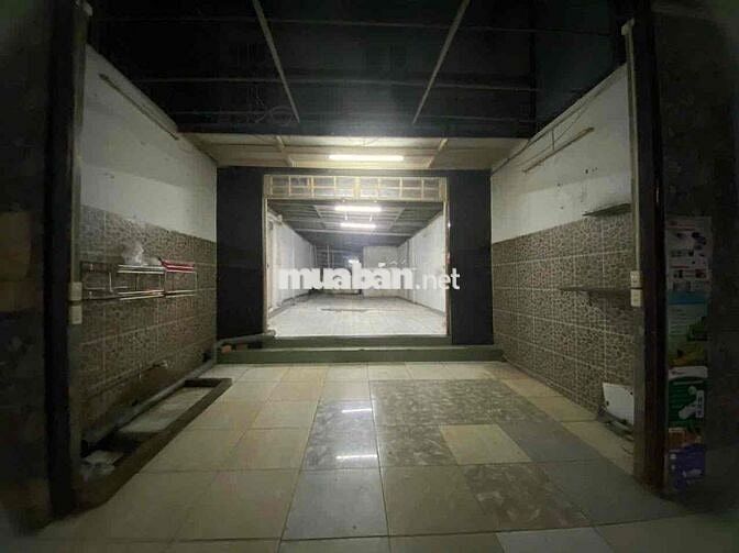 Nhà mặt tiền 135m2 , 2 PN, 4 toilet đường Mễ Cốc, Phường 15 Quận 8