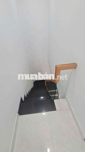 NHÀ MỚI FULL NỘI THẤT XỊN XÒ NGAY KHU TÊN LỬA - DT 36M² NHỈNH 4 TỶ