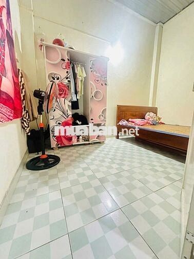 Mua ngay căn nhà cấp 4 sổ sẵn cầm tay ở TT Hóc Môn, Hóc Môn, 800Triệu