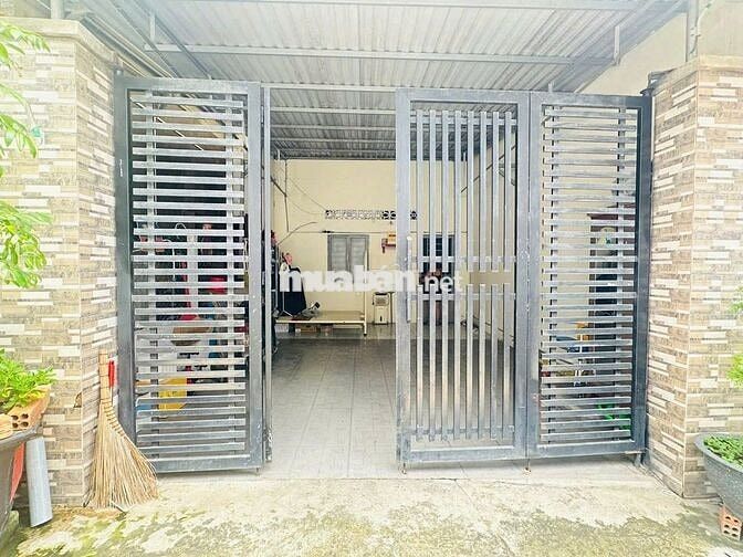Mua ngay căn nhà cấp 4 sổ sẵn cầm tay ở TT Hóc Môn, Hóc Môn, 800Triệu