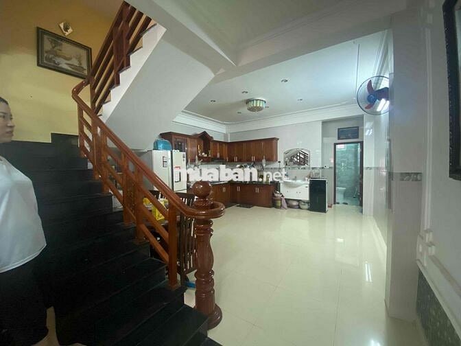 Cho thuê nhà kiệt Nguyễn Văn Thoại, Diện tích 105m2