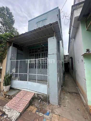 Chính chủ gửi bán căn nhà mặt tiền đường nhựa TTN Hóc Môn 830 triệu