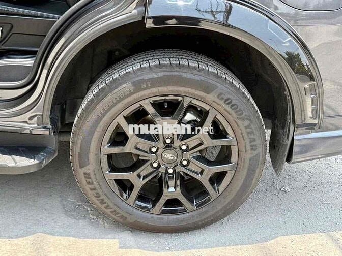 Ford Everest 2023 Sport 2.0L 4x2 AT - 26000 km