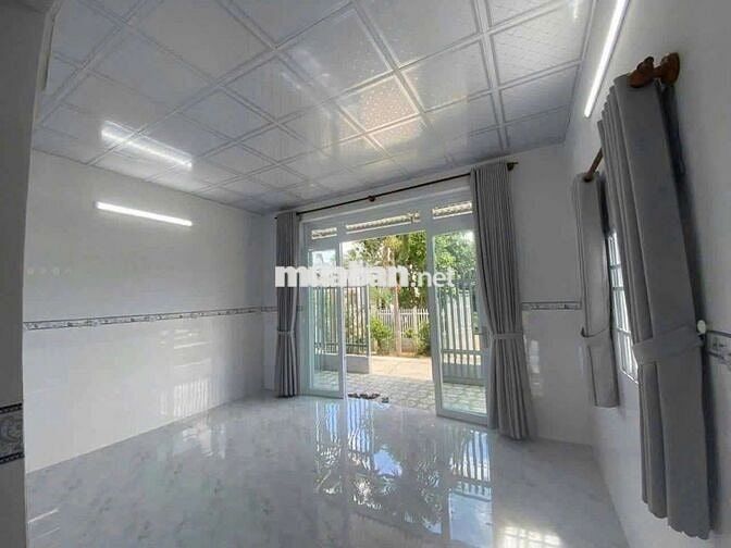 Nhà mới 4,5x16 có máy lạnh Gần Đh Tây Đô