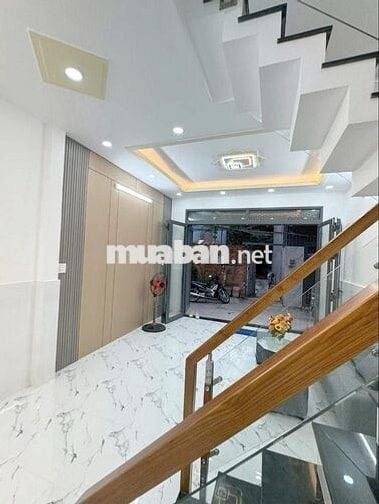 Bán nhà giáp ngã tư bốn xã, 40m2, 3 tỷ xx