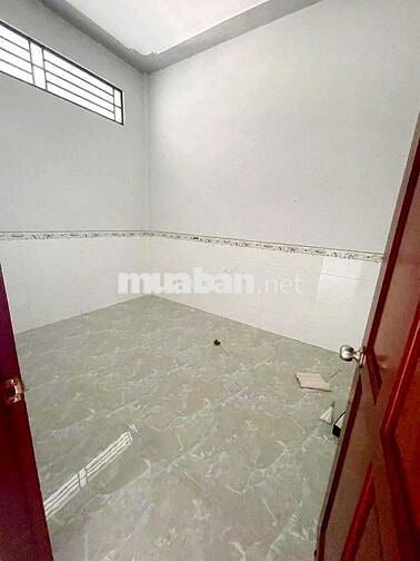 Nhà mới 4x15 có máy lạnh đường Lê Hồng Nhi