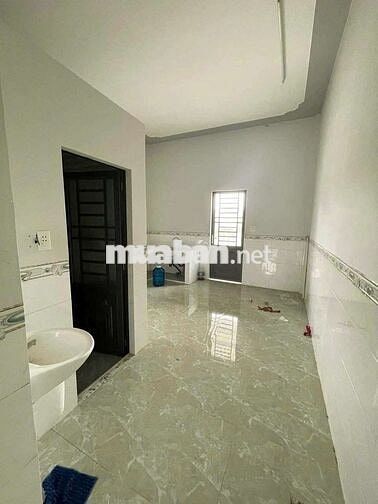 Nhà mới 4x15 có máy lạnh đường Lê Hồng Nhi