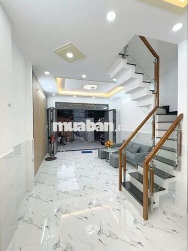 Bán nhà giáp ngã tư bốn xã, 40m2, 3 tỷ xx