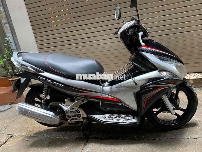chính chủ bán xe AIRBLADE đời 2012 Fi đi ít mới