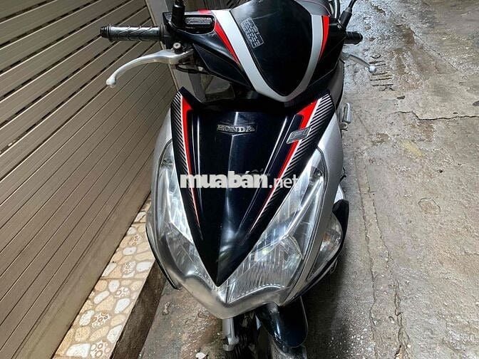 chính chủ bán xe AIRBLADE đời 2012 Fi đi ít mới