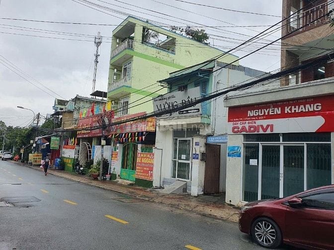 ki ốt mặt tiền 5 triệu, DTSD 28 m2 có gác, làm văn phòng, kinh doanh