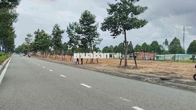 vị trí quá đẹp cho 1 siêu phẩm càn bán lại cho anh em