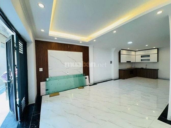 Bán nhà phố Vĩnh Tuy xây mới thang máy, Dt 63m2, 5t, mt 4.6m, 10 tỷ.