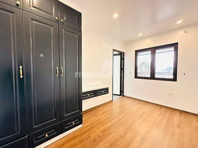 Quan Nhân, 60m2, 9T Thang máy, có hầm, phân lô, vỉa hè, ô tô tránh