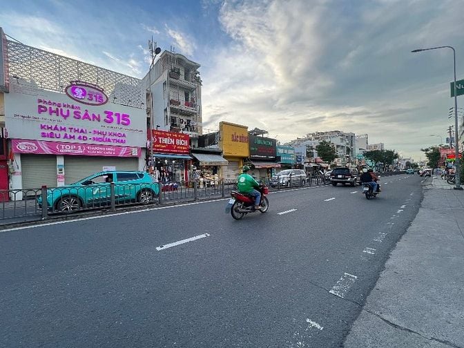 Cần bán Nhà Mặt tiền kinh doanh sầm uất Nguyễn Oanh, P17, Q.Gò Vấp.