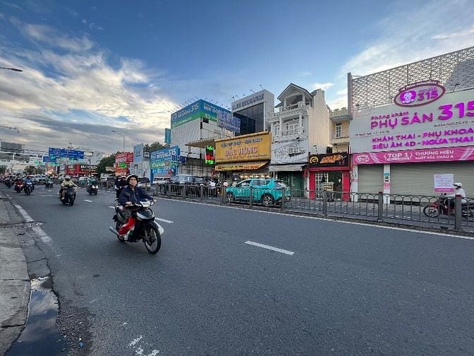 Cần bán Nhà Mặt tiền kinh doanh sầm uất Nguyễn Oanh, P17, Q.Gò Vấp.