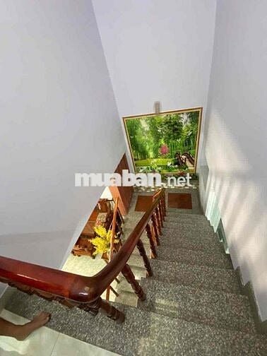 NHÀ 5x20 ĐẨY ĐỦ NỘI THẤT - 1trệt 1lầu 4phòng ngủ - đường nhựa 8m