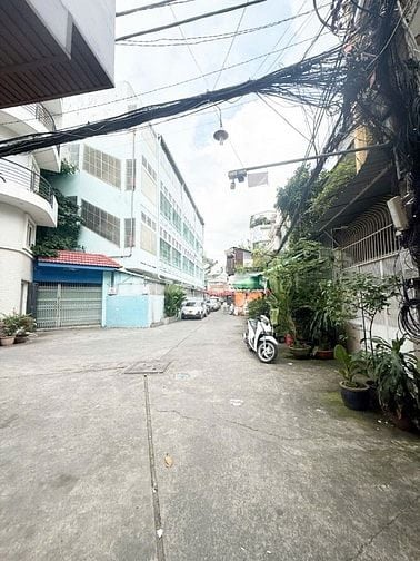 Bán nhà hẻm 68 Trần Quang Khải Q1, rất thuận tiện đi lại
