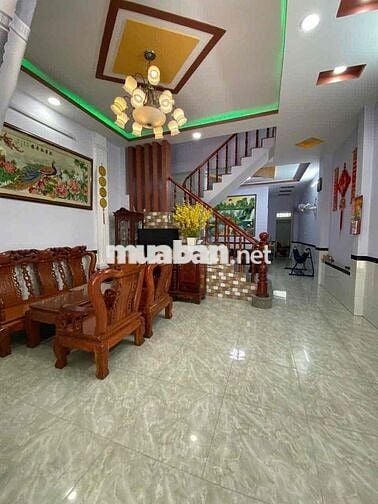 NHÀ 5x20 ĐẨY ĐỦ NỘI THẤT - 1trệt 1lầu 4phòng ngủ - đường nhựa 8m