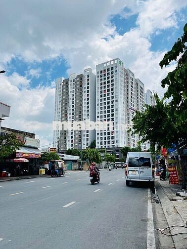 CHo thuê mbkd mặt tiền đường Nguyễn thái sơn 8x25m thông suốt