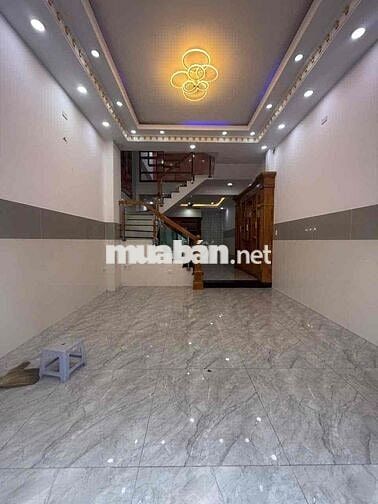 nhà trệt 2 lầu sân thượng có 4 phòng ngủ 4wc