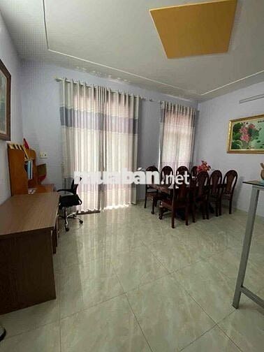NHÀ 5x20 ĐẨY ĐỦ NỘI THẤT - 1trệt 1lầu 4phòng ngủ - đường nhựa 8m