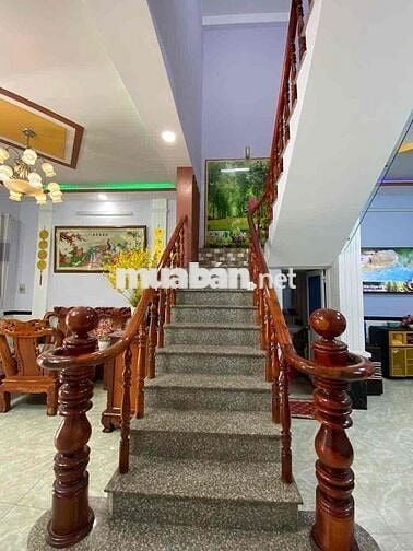 NHÀ 5x20 ĐẨY ĐỦ NỘI THẤT - 1trệt 1lầu 4phòng ngủ - đường nhựa 8m
