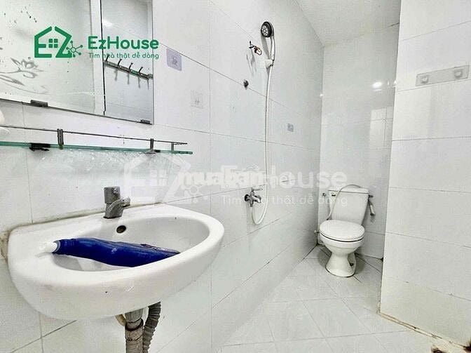 PHÒNG TRỌ CÓ GÁC GIÁ RẺ - NGAY NGÃ TƯ XÃ - CÓ THANG MÁY, MÁY LẠNH