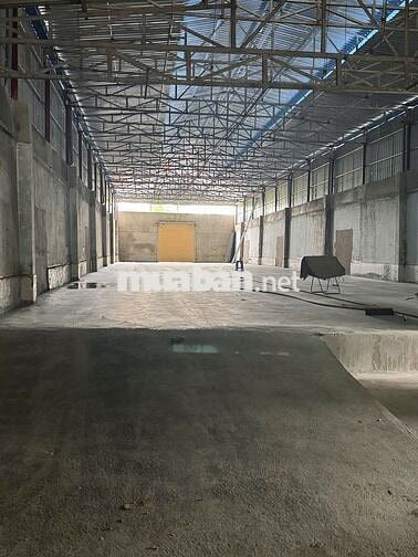 Cho thuê nhà xưởng 700m2 2 mặt tiền đường lớn - Nhị Bình Hóc Môn