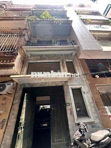 Bán nhà Hoàng Cầu Cạnh Vườn Hoa Đống Đa S40m, 3T, Mt 4.4m Giá 14 tỷ