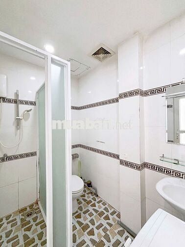 Căn hộ view thoáng Full nội thất , ban công riêng ngay Lê Văn Sỹ Quận3