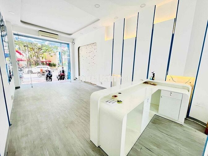 SIÊU PHẨM CHO THUÊ MẶT TIỀN LÊ HỒNG PHONG Q10 - 5 TẦNG - NHÀ MỚI ĐẸP