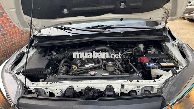 Toyota Innova 2016 2.0E