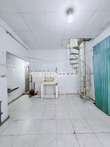 Quận 4 nhà 2 phòng ngủ , nhỉnh 2.x tỷ có nhà sổ hồng riêng