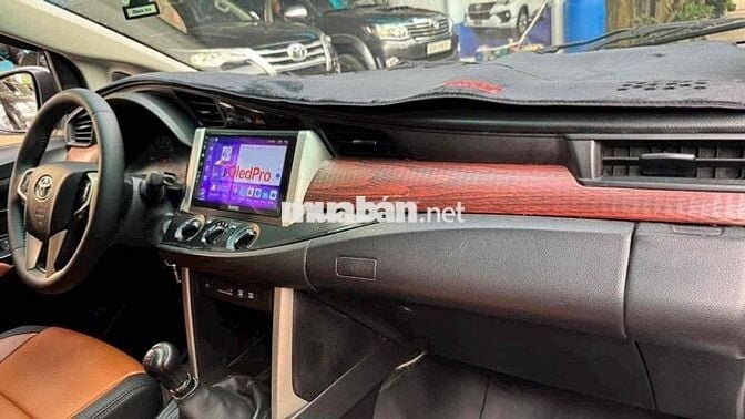Toyota Innova 2016 2.0E