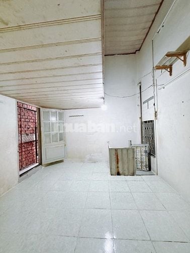 Quận 4 nhà 2 phòng ngủ , nhỉnh 2.x tỷ có nhà sổ hồng riêng