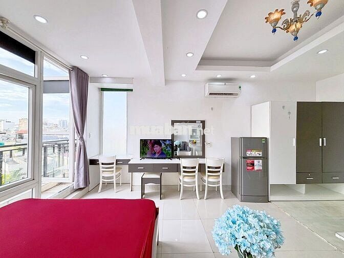 Căn hộ view thoáng Full nội thất , ban công riêng ngay Lê Văn Sỹ Quận3