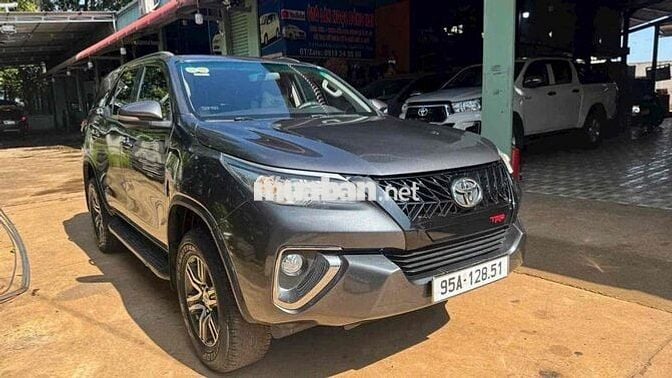 Toyota Fortuner 2016 2.4AT 4x2
