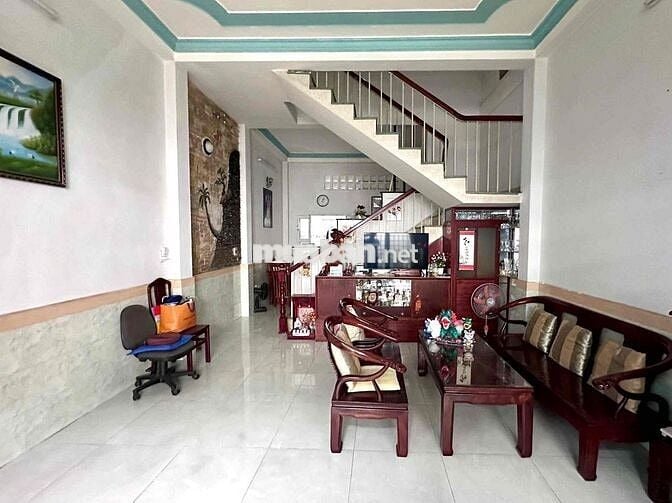 Bán Căn nhà Giáp Bình Thạnh- Gò vấp HXH sổ Vuông