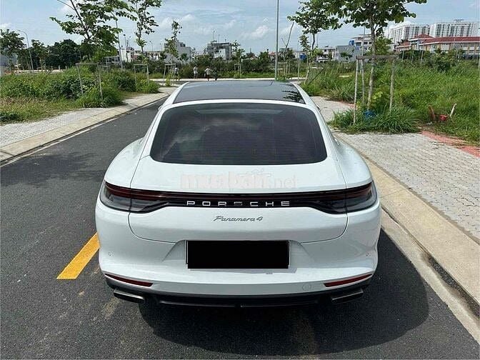 Porsche Panamera 4 Executive 2023 - 14888 km
