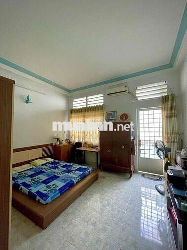 Bán Căn nhà Giáp Bình Thạnh- Gò vấp HXH sổ Vuông