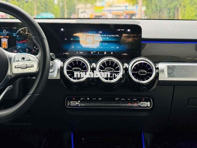 Mercedes Benz GLB200 AMG 2021
