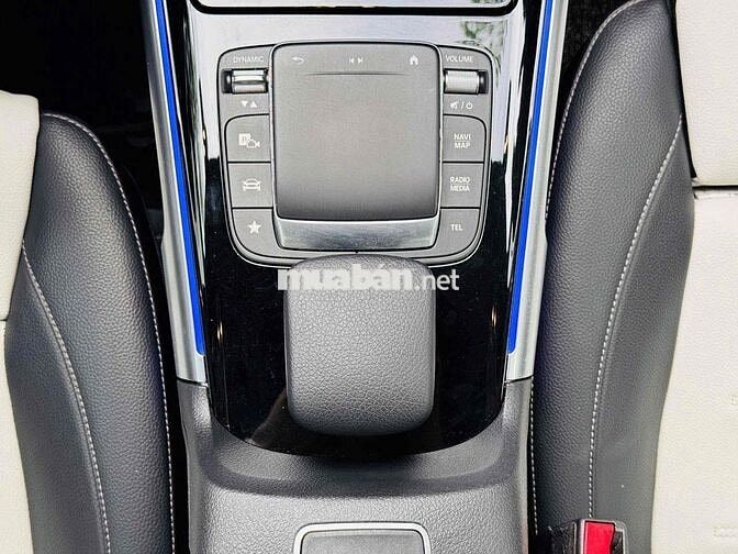 Mercedes Benz GLB200 AMG 2021