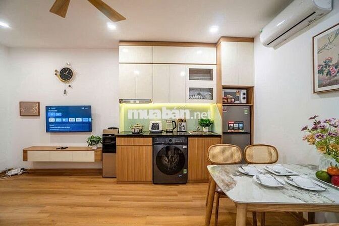 Căn 2N1K rộng 75m², nội thất sang trọng, gần Lotte Ba Đình