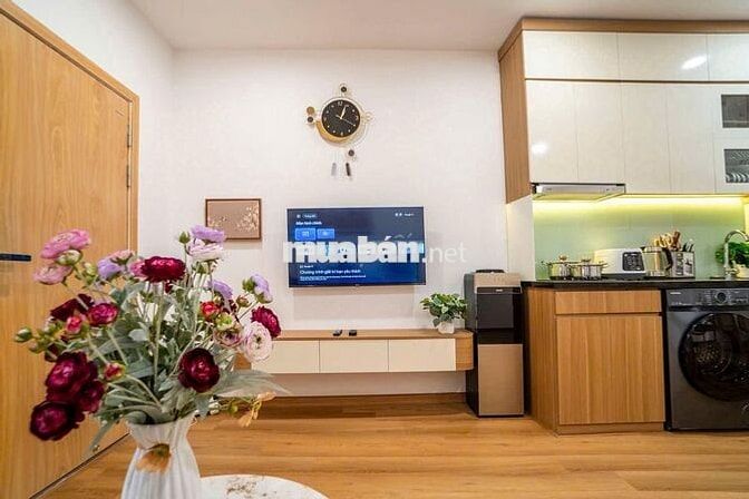 Căn 2N1K rộng 75m², nội thất sang trọng, gần Lotte Ba Đình