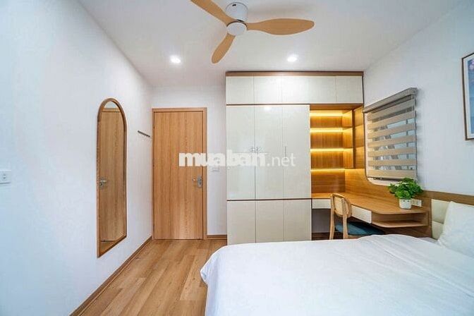 Căn 2N1K rộng 75m², nội thất sang trọng, gần Lotte Ba Đình