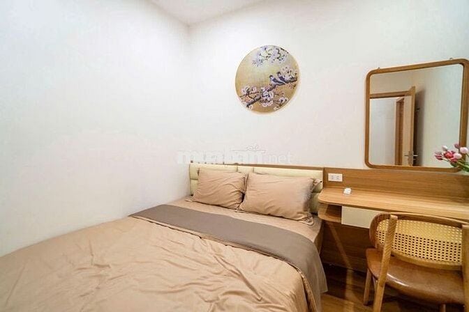 Căn 2N1K rộng 75m², nội thất sang trọng, gần Lotte Ba Đình