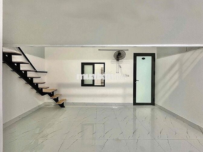 CĂN HỘ MỚI BANCOL RỘNG 30M2 NGAY CHỢ HOÀNG HOA THÁM