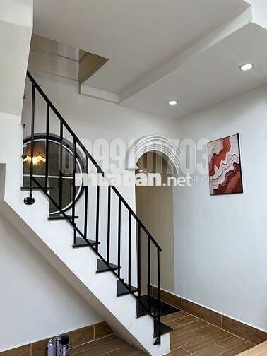 NHÀ 3 TẦNG - HẺM BA GÁC – TẶNG NỘI THẤT CAO CẤP - CHỈ NHỈNH 2 TỶ