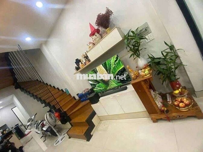 NHÀ GẦN NGÃ TƯ GA SÁT GÒ VẤP, TRỆT, 2 LẦU, 4PN, FULL NỘI THẤT